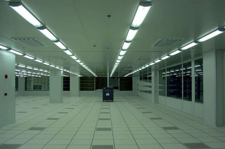 全鋼PVC防靜電地板車間效果圖